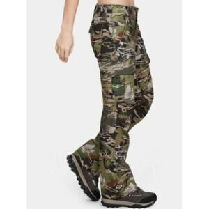 Under Armour Storm Womens Forest All-Season Camo Hunting Cargo Pants Size 6